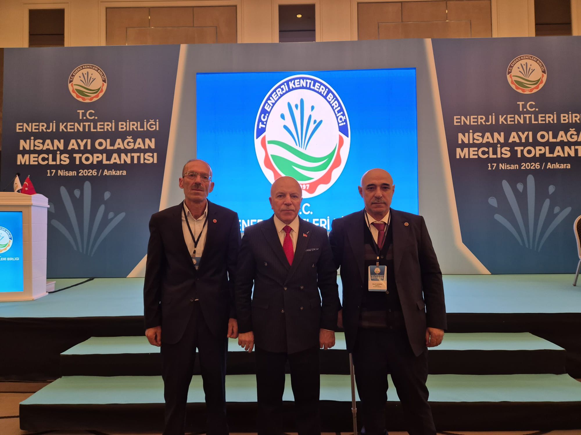 Başkan Salih ÇAKMAK  Ankara ilinde gerçekleştirilen  toplantıda  T.C. Çevre, Şehircilik ve İklim Değişikliği Bakanı Sayın Murat KURUM ,Muş Valisi Sayın Avni ÇAKIR ve Muş Miiletvekilimiz Sayın Mehmet Emin ŞİMŞEK biraraya geldiler.